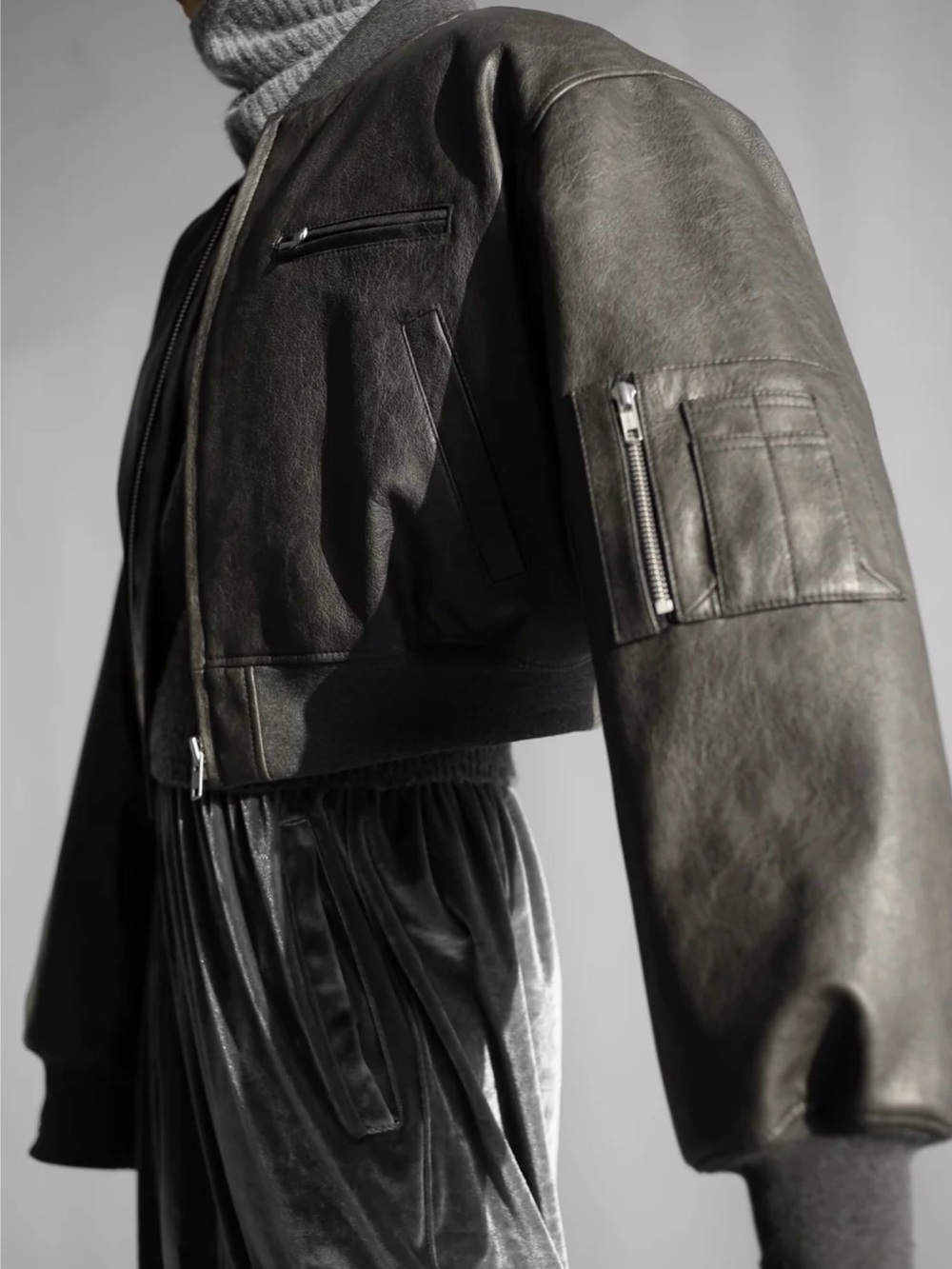 The Frankie Shop Black Cropped Bomber Jacket - Picture 8 of 9